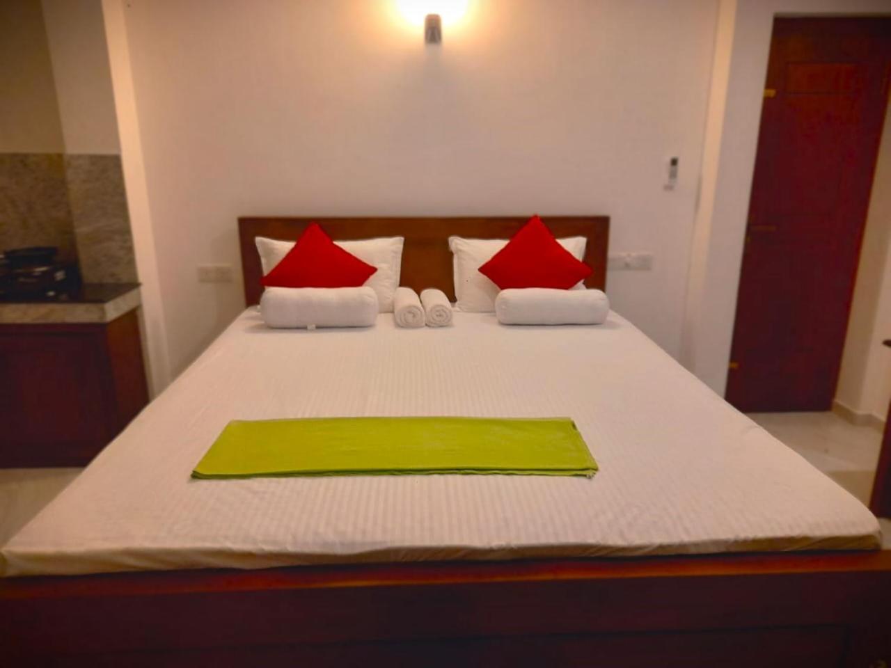 New Sea Lion Guest House Хикадува Екстериор снимка