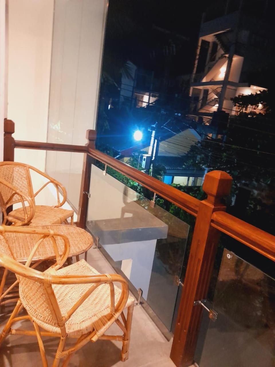 New Sea Lion Guest House Хикадува Екстериор снимка