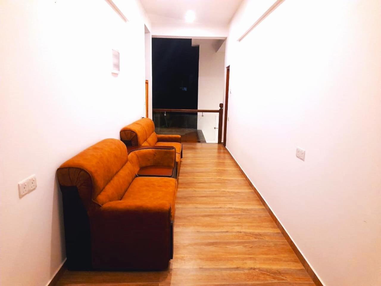 New Sea Lion Guest House Хикадува Екстериор снимка