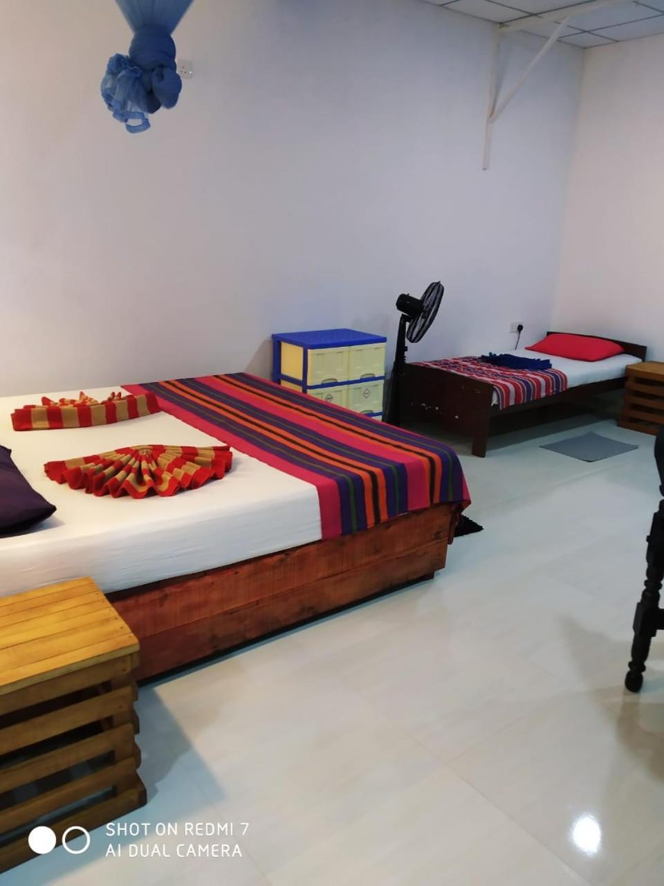 New Sea Lion Guest House Хикадува Екстериор снимка